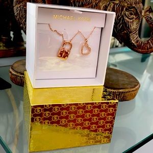 NWT MK Necklace 😍